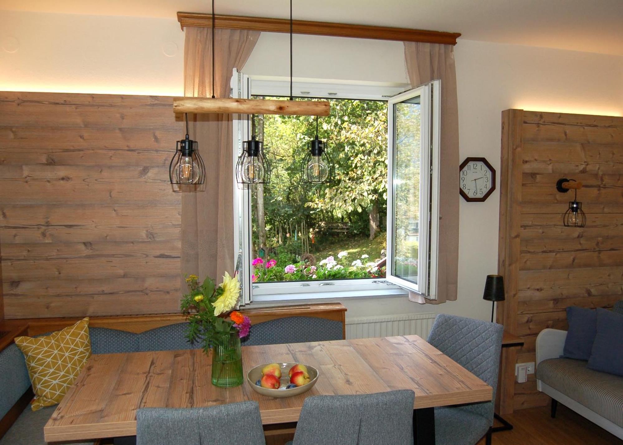 Ferienhaus Lechner Fuer Max 10 Personen - Wald Und Naturgarten Abtenau Esterno foto